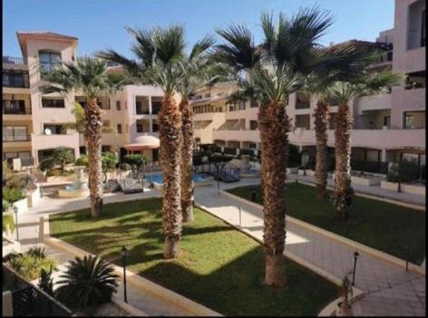 Queens Garden Walking Distance To The Beach Paphos Exterior photo