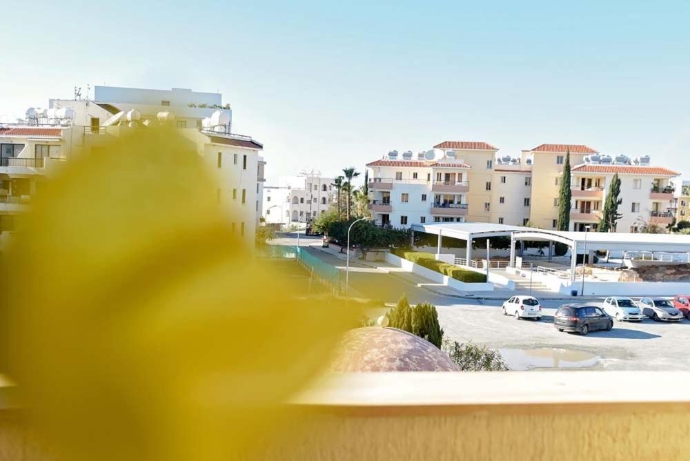 Queens Garden Walking Distance To The Beach Paphos Exterior photo