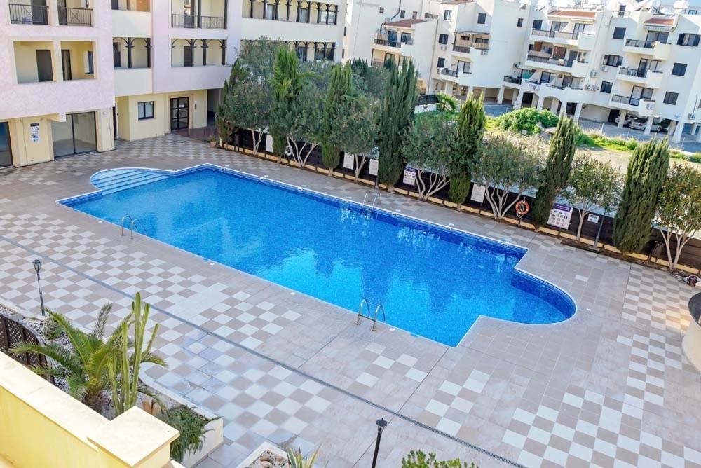 Queens Garden Walking Distance To The Beach Paphos Exterior photo