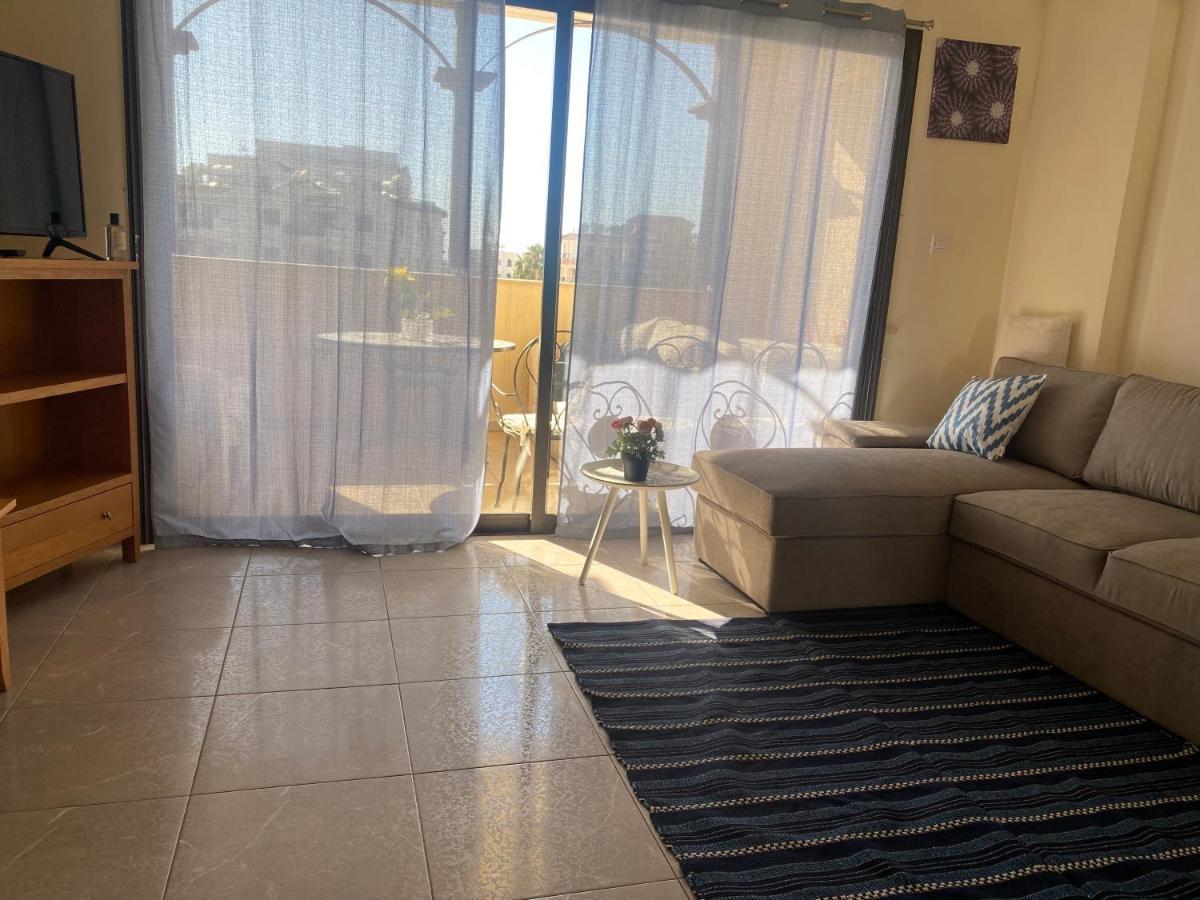 Queens Garden Walking Distance To The Beach Paphos Exterior photo