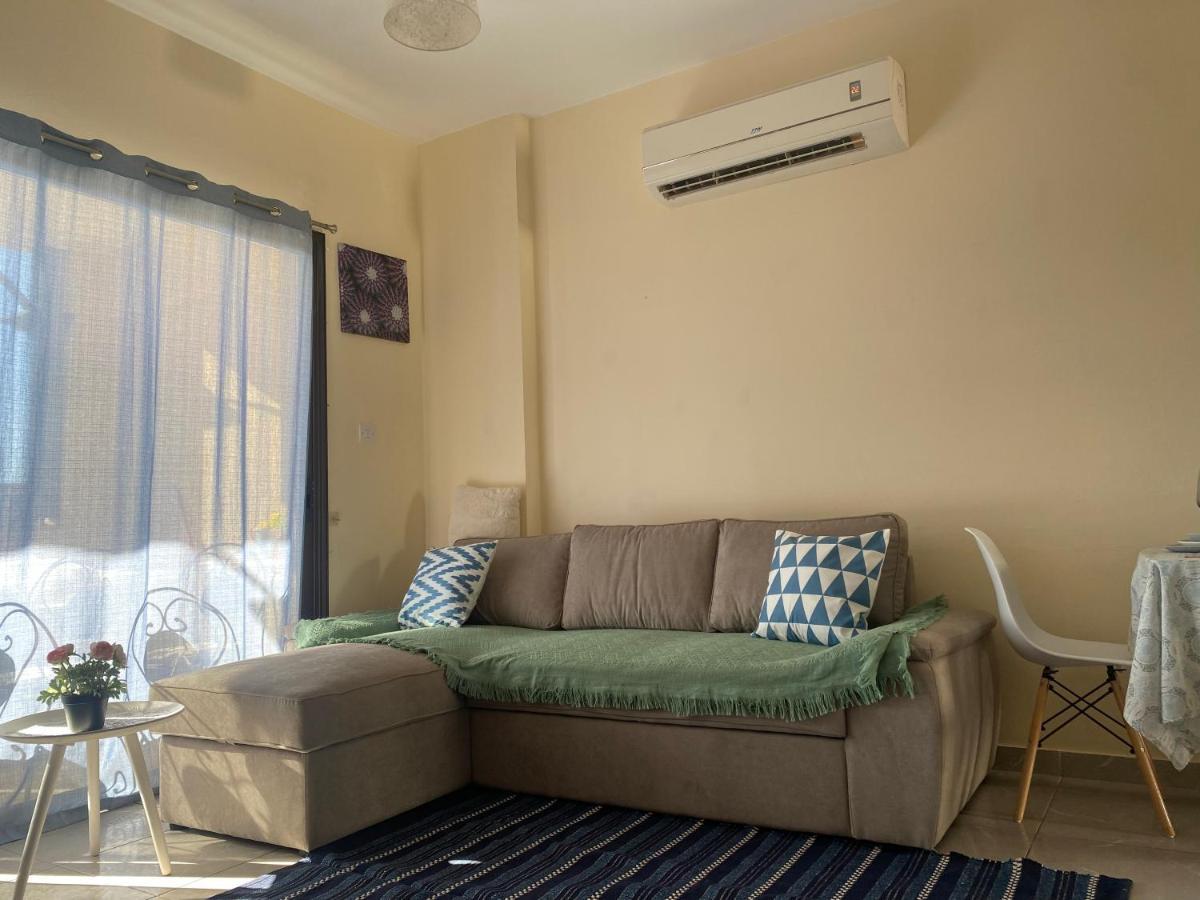 Queens Garden Walking Distance To The Beach Paphos Exterior photo
